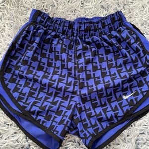 NIKE WOMEN XS RUNNING SHORTS